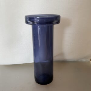 Ametisti maljakko, Nanny Still