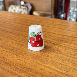 Esteri Tomula maustesirotin, puolukka