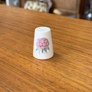 Esteri Tomula maustesirotin, mesimarja