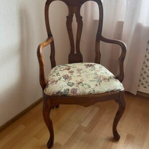 Käsinojallinen tuoli