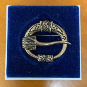 Virusmäen solki, pronssi