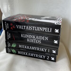 George R. R. Martin kirjat, 4kpl