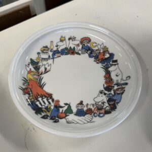 Muumilautanen, Iloinen perhe, tarraton