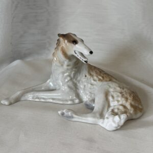 Lomonosov, Borzoi/Venäjänvinttikoira figuuri