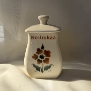Arabia maustepurkki, neilikkaa